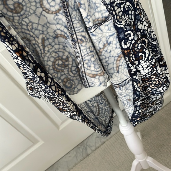 Roz & Ali Patterned Dress - Picture 4 of 5